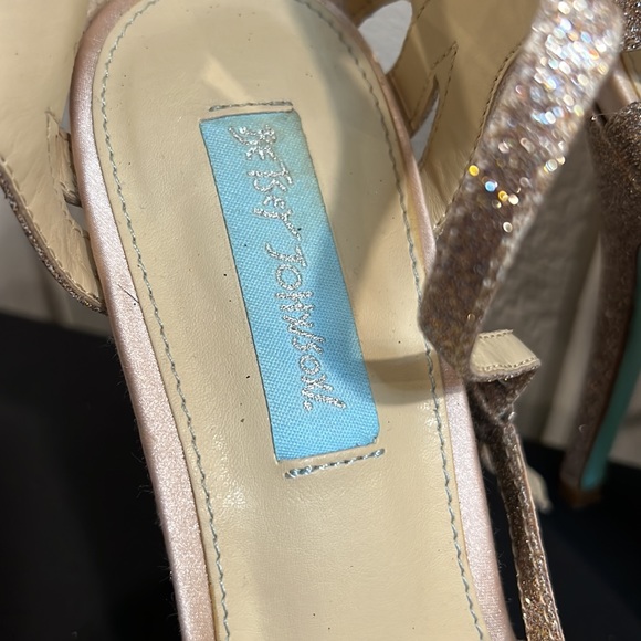 Betsy Johnson Gold Heels - Picture 3 of 8